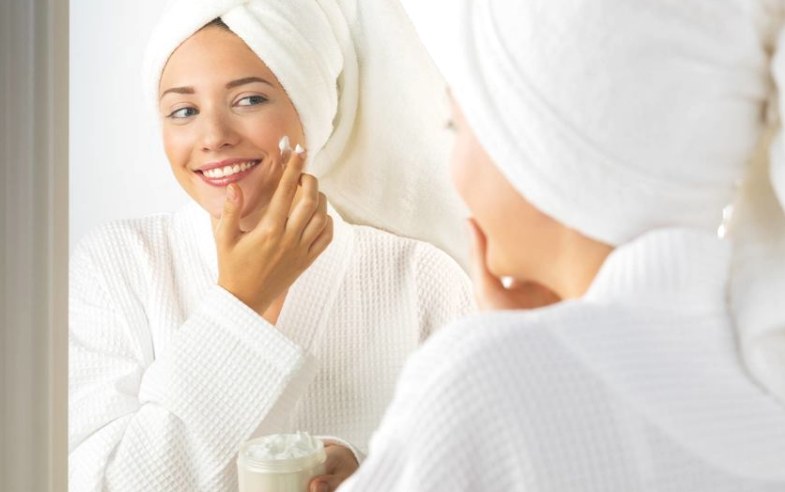 При выборе увлажняющего крема по уходу за лицом необходимо учитывать свой тип кожи. Несколько способов помогут правильно узнать свой тип.